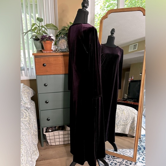 K.C Spencer Vintage Purple Velvet Maxi Long Sleeve Dress - Picture 3 of 6